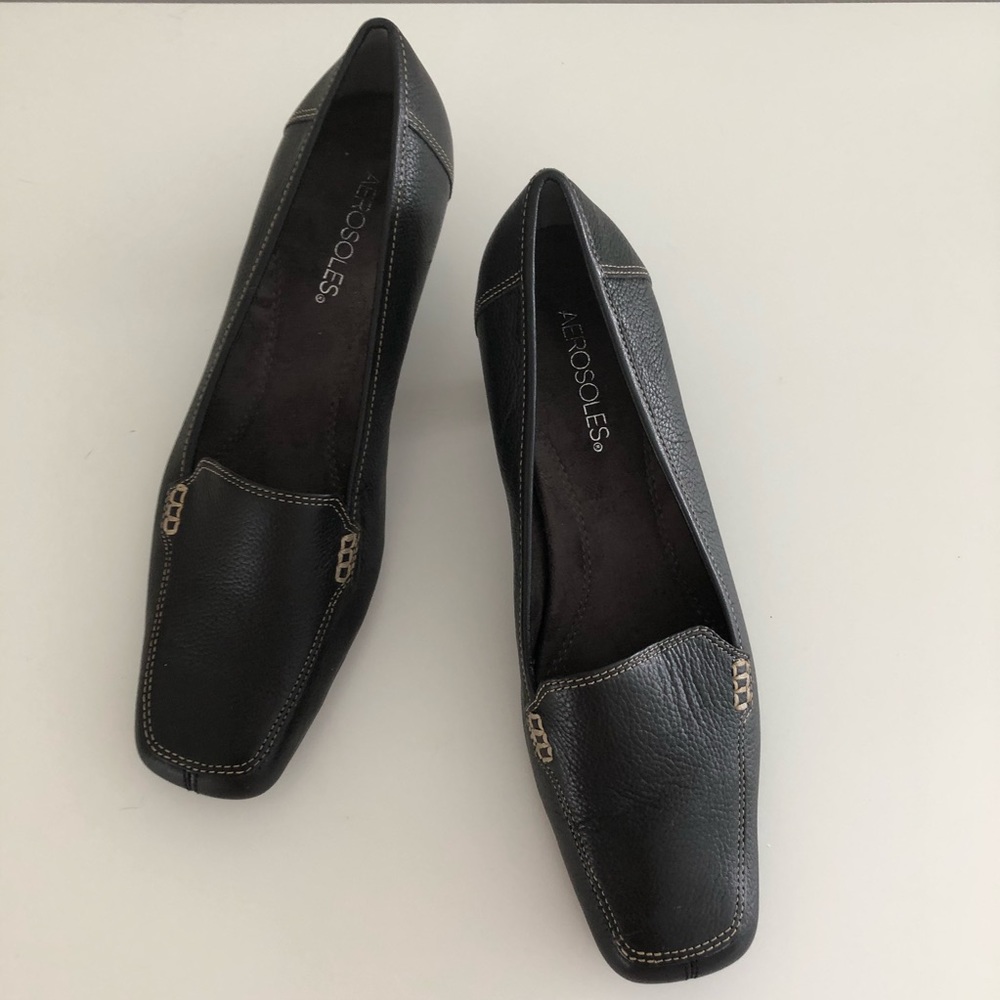 NWOT Classic Aerosole Kitten Heel Moccasins